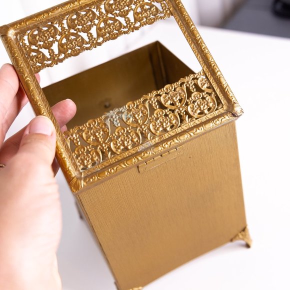 [ SOLD ] Vintage Ormolu Gold Tone Tissue Box Holder Hollywood Regency Style Rose - Picture 8 of 11